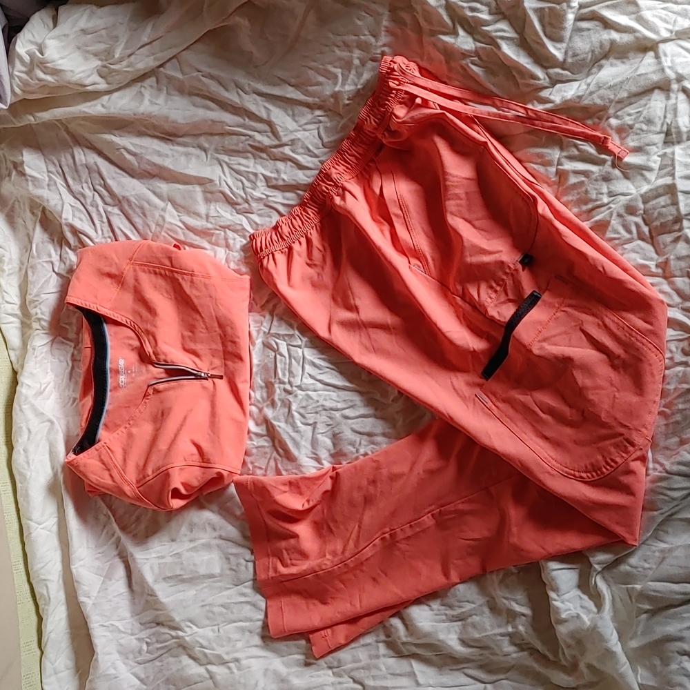 Scrubstar coral orange xs/sm scrub top and pants
